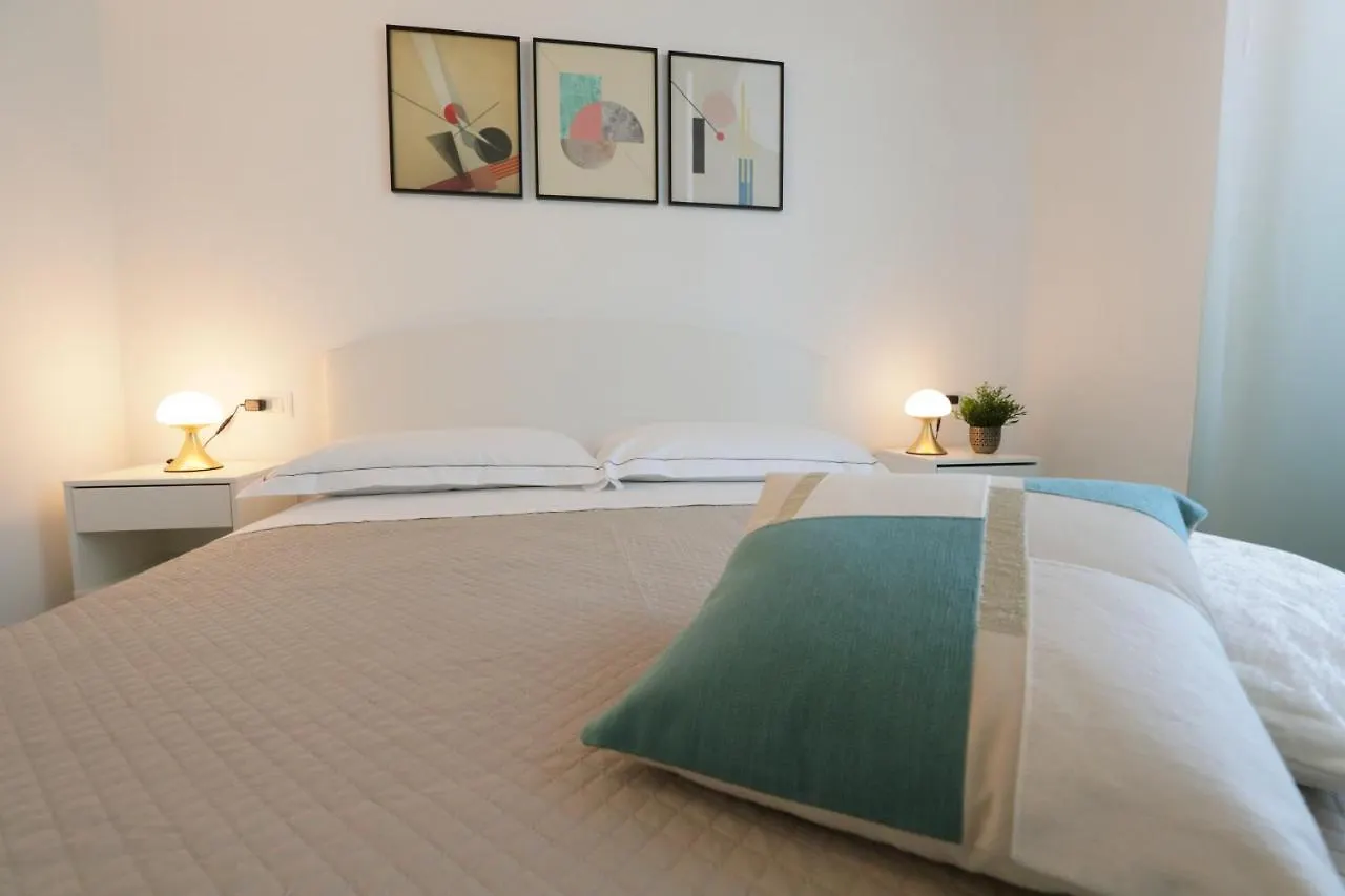 Couette-café Zuara9Room Rimini