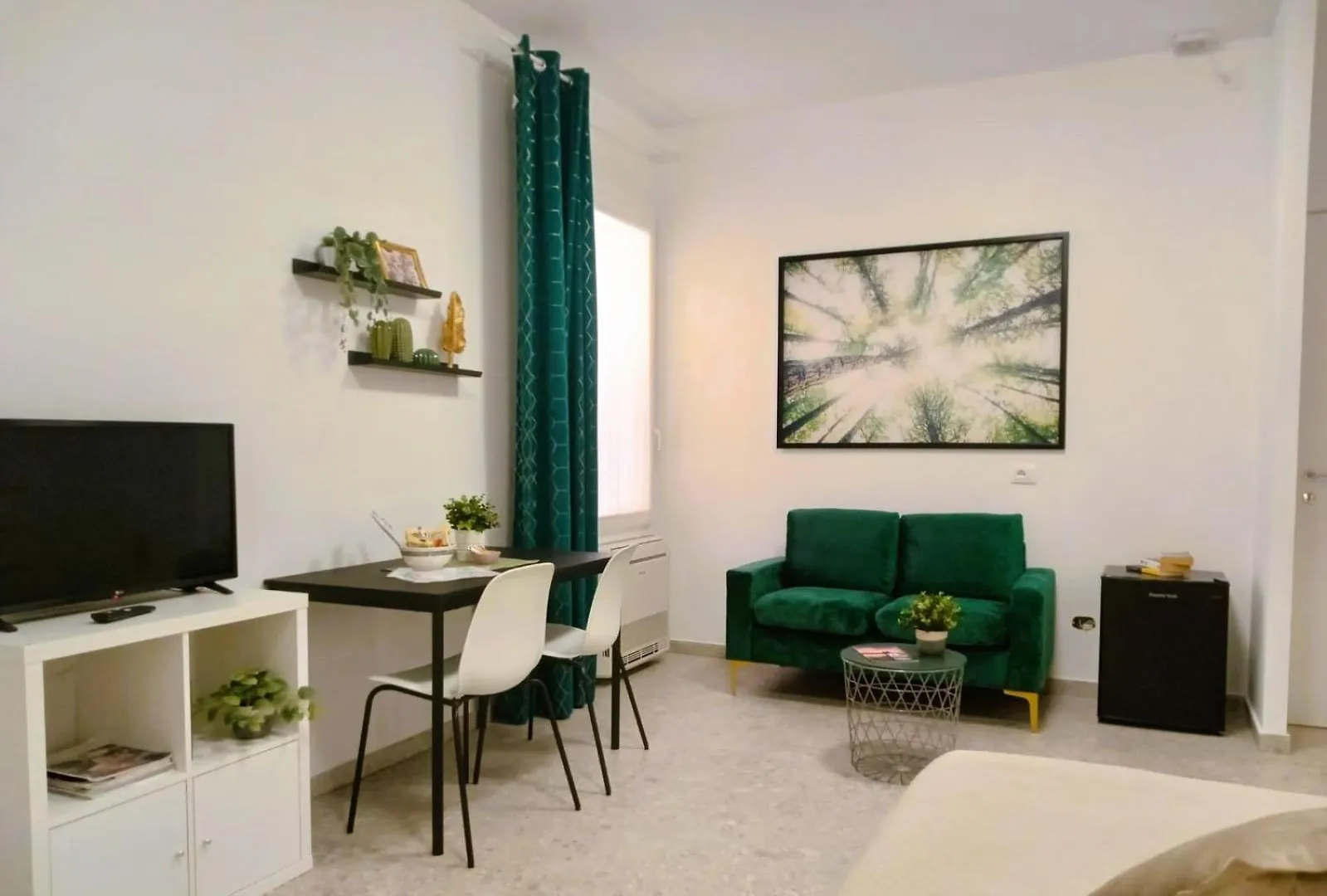 Zuara9Room Rimini Couette-café
