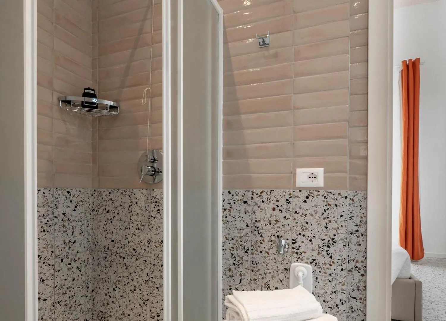 Zuara9Room Rimini