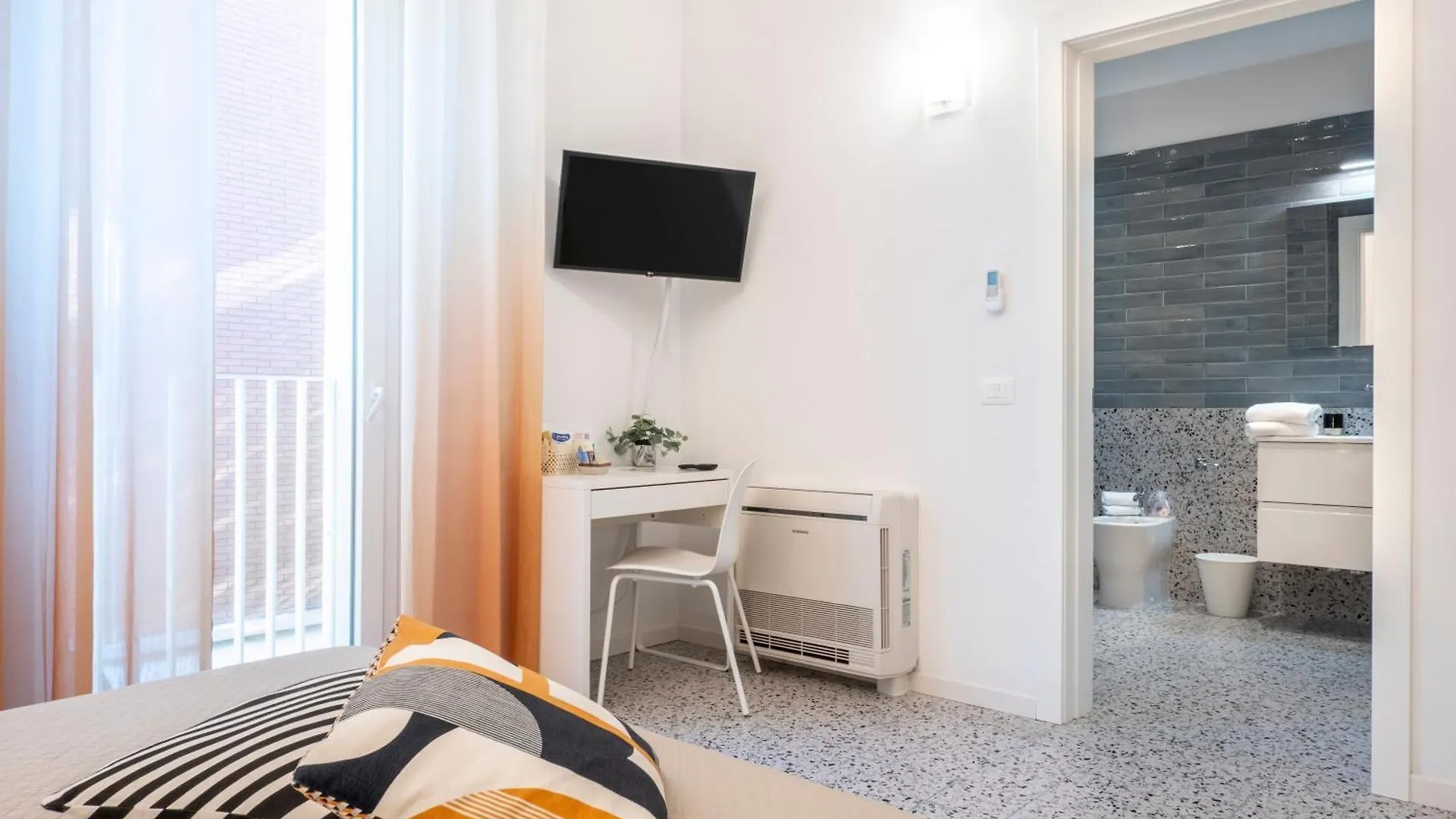 Zuara9Room Rimini 0*,  Italie