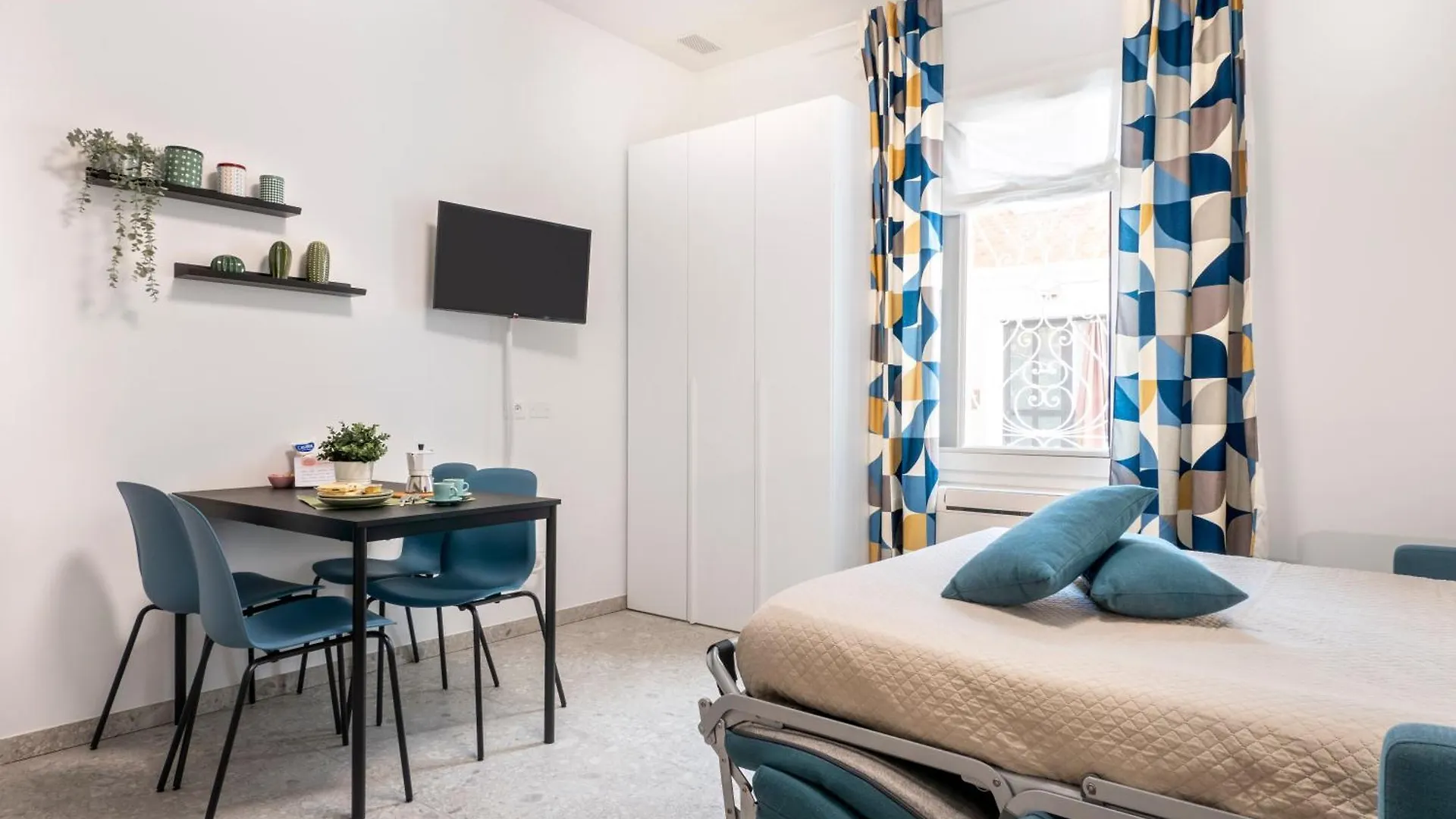 Zuara9Room Rímini 0*,