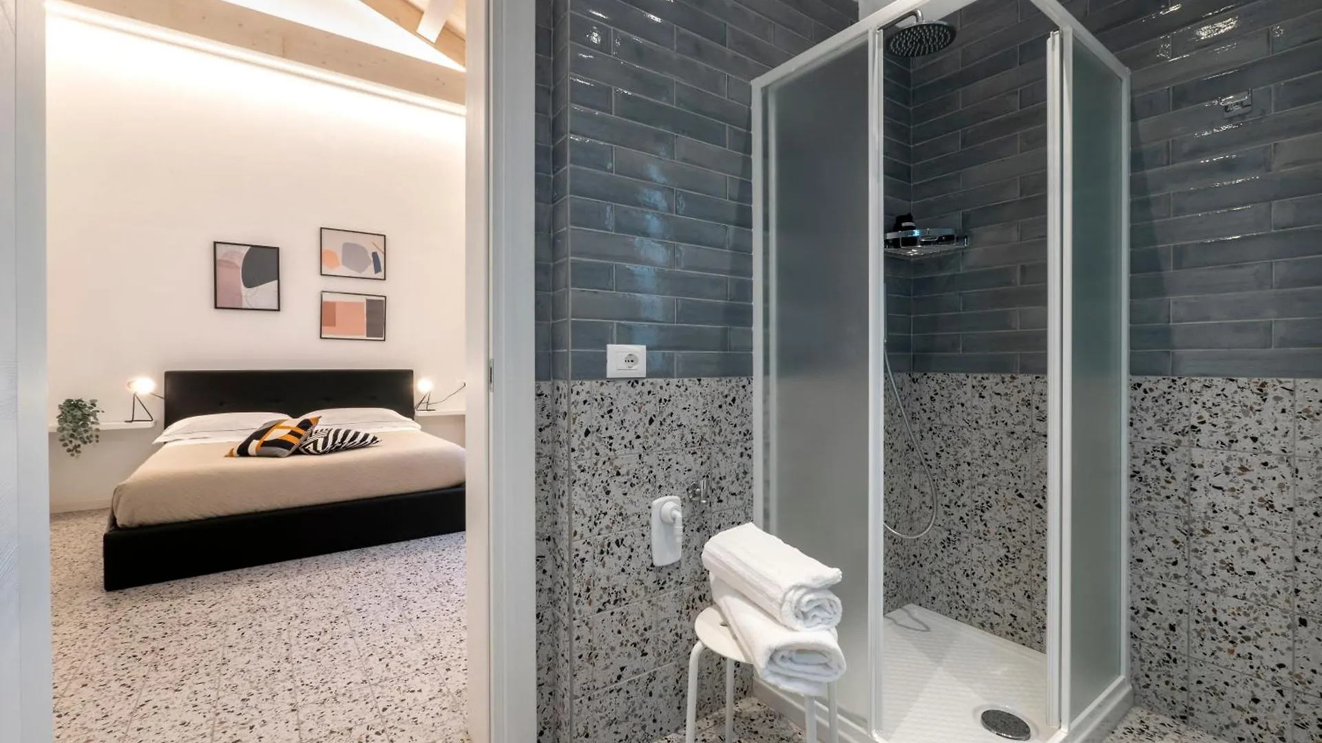 Zuara9Room Rímini 0*,