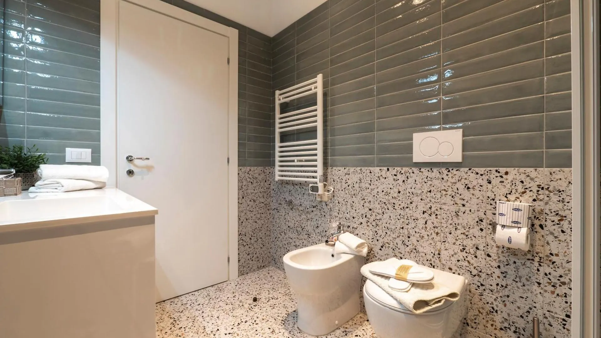 Zuara9Room Rimini 0*,