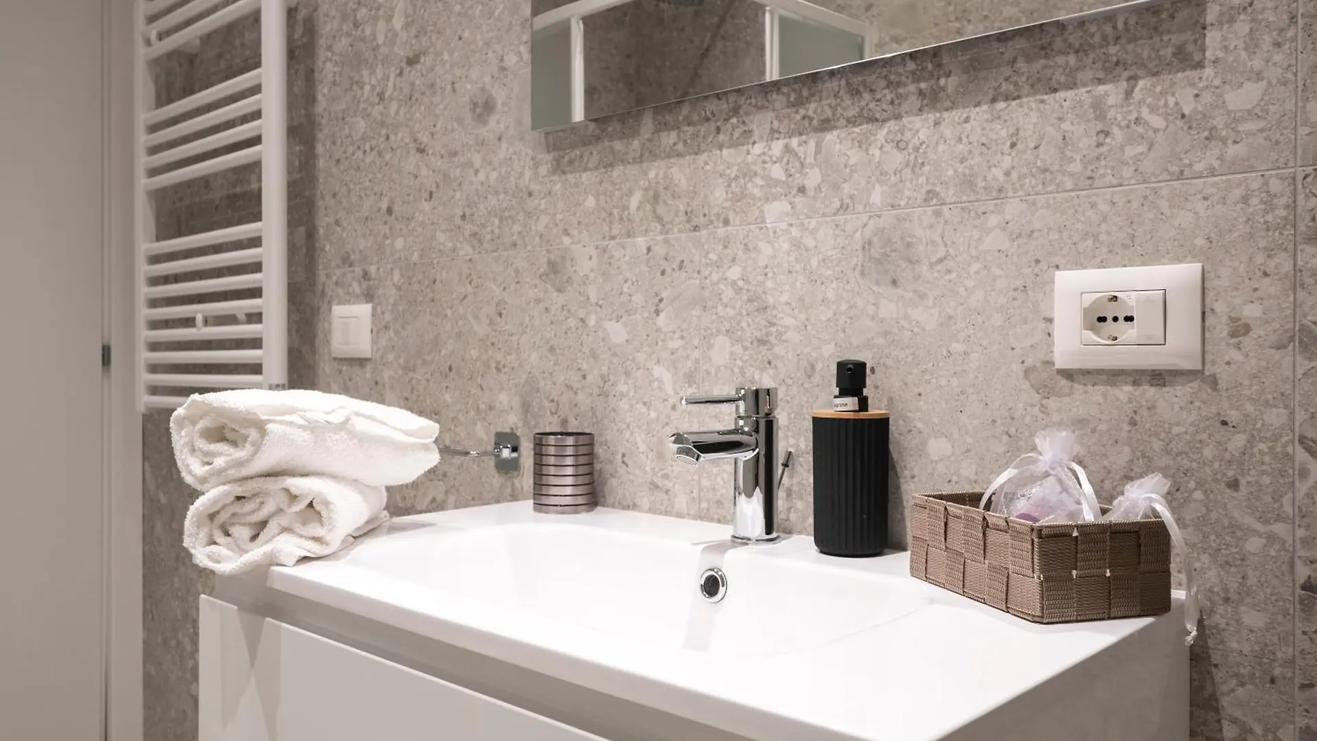 Zuara9Room Rimini Włochy