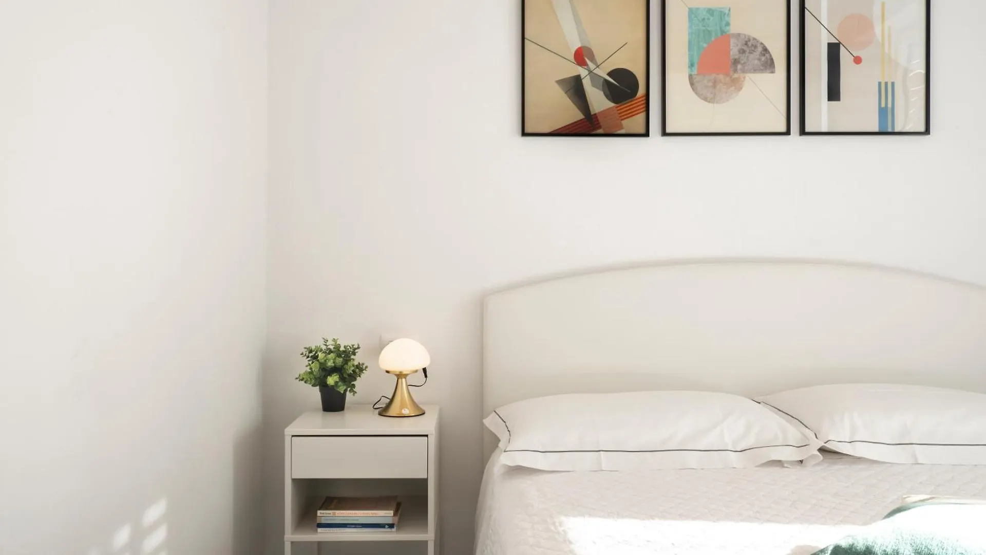 Oda ve Kahvaltı Zuara9Room Rimini