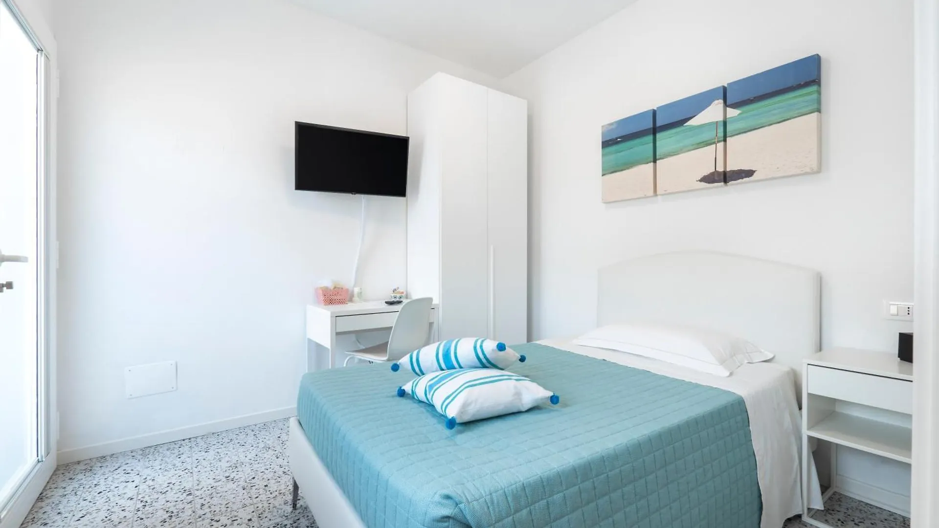 Zuara9Room Rimini Nocleg ze śniadaniem